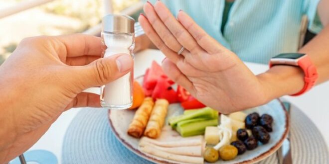 جایگزین نمک؛ بهترین چاشنی‌ها برای پرکردن جای نمک در رژیم غذایی